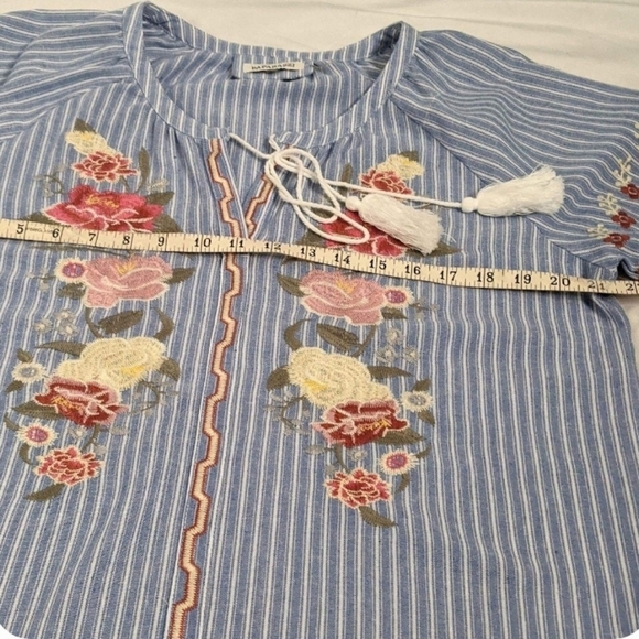 Paparazzi by Biz Embroidered Boho Peasant Top Blue - Picture 10 of 11